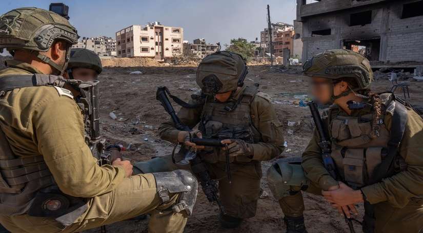 गाजा में तलाशी और बचाव अभियान में शामिल हुईं इजरायली महिला सैनिक