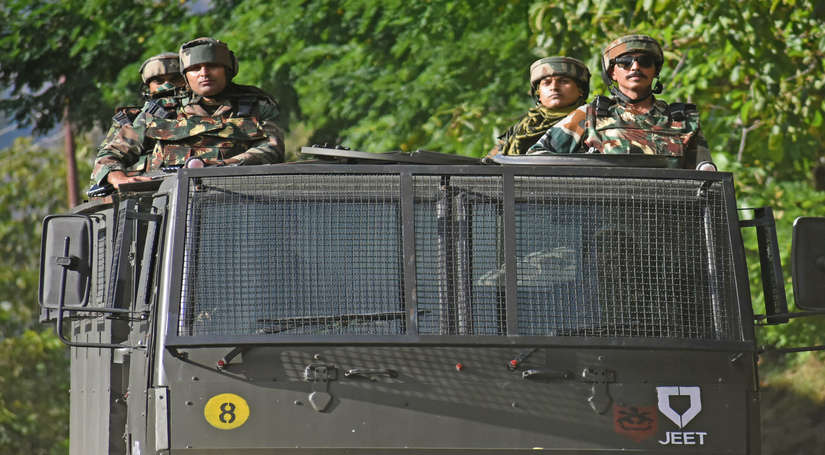 जम्मू-कश्मीर : सुरक्षाबलों ने लश्कर कमांडर उजैर खान को मुठभेड़ में किया ढेर