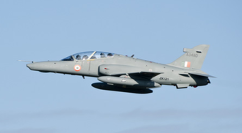 वायुसेना का ट्रेनर जेट पश्चिम बंगाल में दुर्घटनाग्रस्त, दोनों पायलट सुरक्षित
