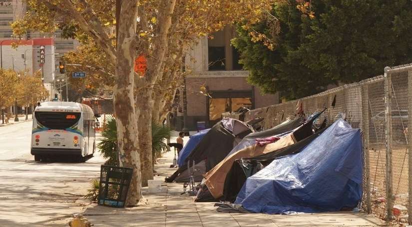 संयुक्‍त राष्‍ट्र महासभा की बैठक के पूर्व न्यूयॉर्क में फुटपाथों पर रहने वाले बेघरों को हटाया