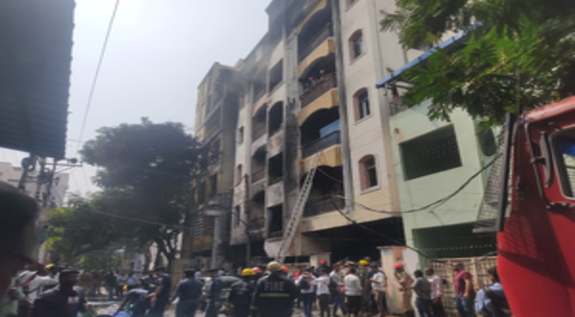 हैदराबाद अग्निकांड में मरने वालों की संख्या बढ़कर 10 , बिल्डिंग मालिक गिरफ्तार