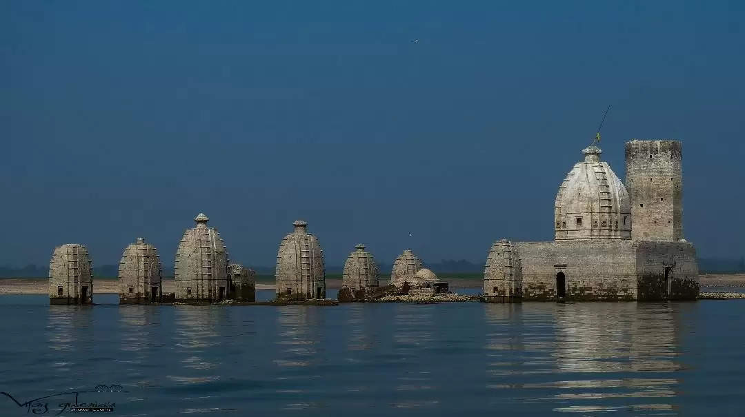 भारत का ये मंदिर रहता है 8 महीने पानी में, जिसमे मौजूद हैं स्वर्ग की 40 सीढ़ियां