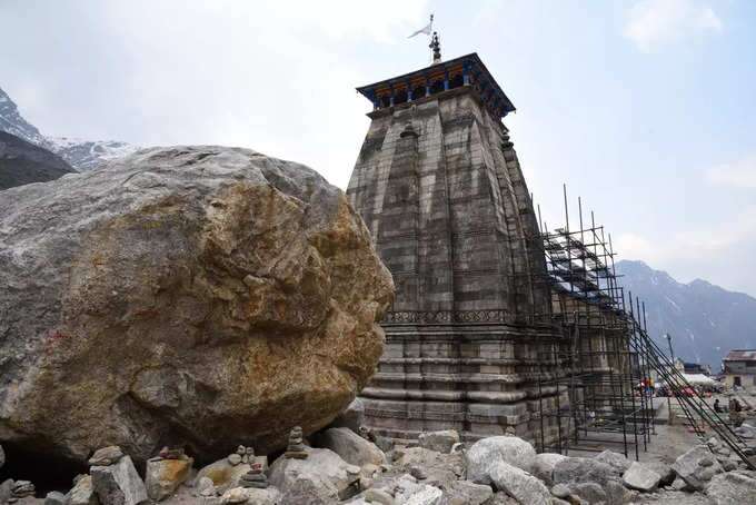 केदारनाथ मंदिर के पीछे भयंकर जल तबाही के बाद अचानक प्रकट हुई थी ‘भीम शिला चट्टान’, रहस्य आपको भी न कर दे हैरान