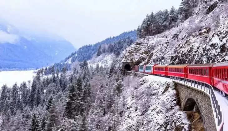 Travel Guide: दुनिया के इस देश में चलती है सबसे धीमी ट्रेन, जिसकी स्पीड जानकर उड़ जायेंगे होश