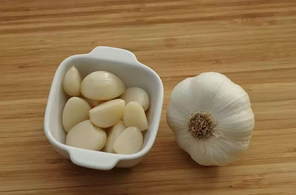Benefits of Garlic: सेहत के साथ साथ स्‍किन और बालों के लिये भी ये एक चीज़ नहीं है किसी वरदान से कम