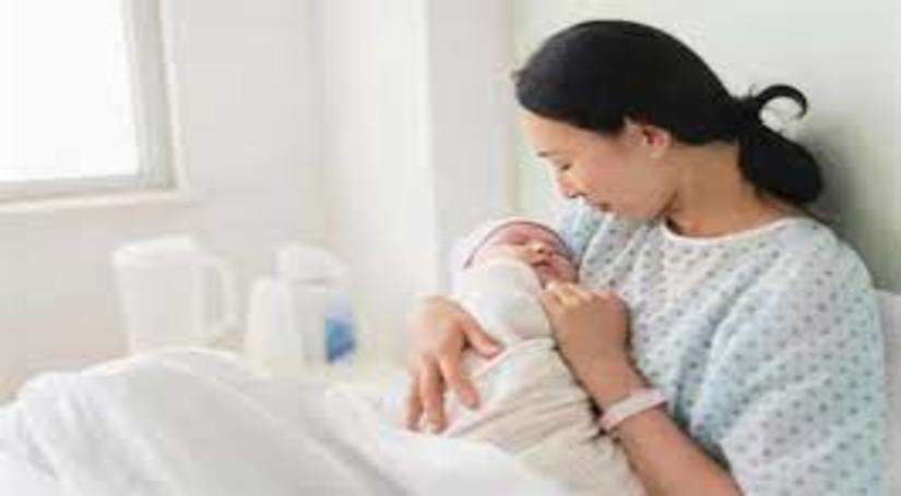 प्रसवोत्तर देखभाल: यहाँ कुछ पोस्ट डिलीवरी टिप्स और नई माताओं के लिए सावधानियां बताई गई हैं