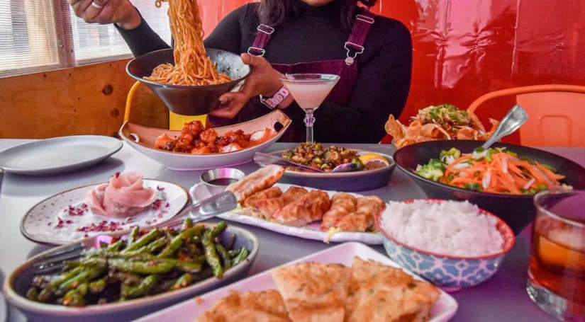 महिला ने खाना ऑर्डर करने में कर दी ऐसी हरकत, रेस्टोरेंट ने वसूले 5 लाख रुपये