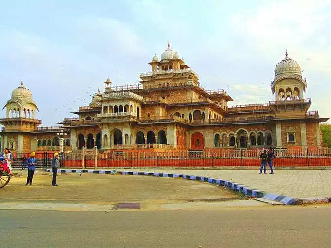 जयपुर का ये म्यूजियम है 140 साल से भी ज्यादा पुराना, विदेशी राजा के आने पर इसे महाराजा रामसिंह ने बनवाया था 