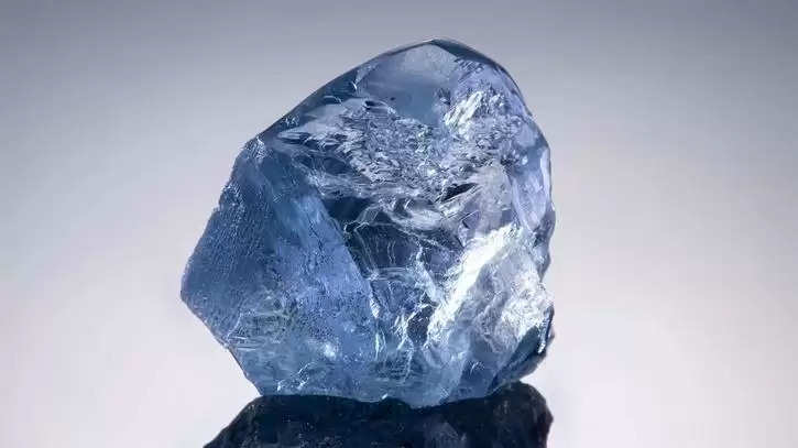 Ajab Gajab:​​​​​​​ दुनिया का सबसे बड़ा हीरा है ये, किया गया चार अरब रुपये में नीलाम, जानिए क्यों है खास