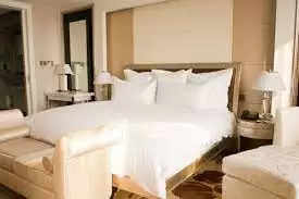 होटल रूम में बेड पर क्यों होता है हमेशा सफेद बेडशीट का ही इस्तेमाल? जान लें ये जरूरी 5 वजह नहीं तो होना पड़ेगा शर्मिंदा