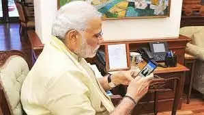 जानिए भारत के प्रधानमंत्री नरेंद्र मोदी कौन सा मोबाइल और सिम कार्ड करते हैं इस्तेमाल?