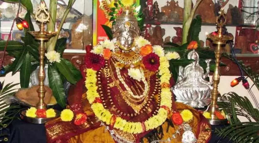 अगर आप भी चाहते है नवरात्रि में देवी मां को को प्रसन्न तो, जरूर करें ये 3 काम