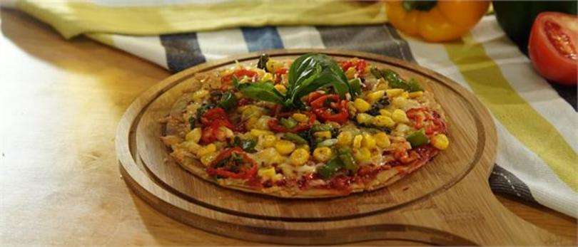 Tawa Pizza Recipe: बिना ओवन घर के तवे पर बनाएं बाजार जैसा Cheesy Pizza, मुंह में घुल जाएगा Cheese का स्वाद