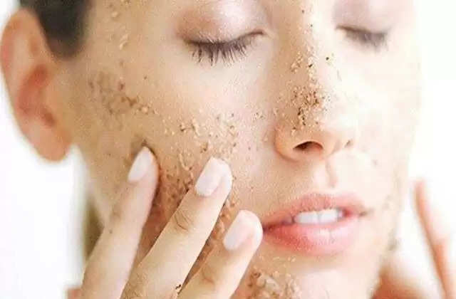 Skin Care: त्वचा के Dead Cells को ब्यूटी प्रोडक्ट नहीं सिर्फ ये एक चीज करेगी जड़ से साफ 