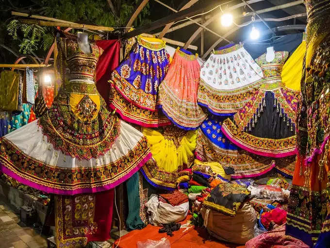 नवरात्रि की शॉपिंग के लिए निकल पड़े दिल्ली के इन बाज़ारो में, कन्याओं के लिए मिलते हैं काफी सस्ते सामान