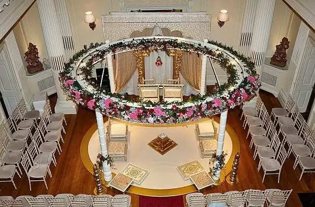 Wedding Decoration: कम बजट में करनी है शानदार शादी तो कुछ ऐसे सजाएं अपना घर