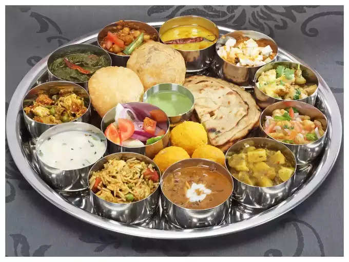 ‘Pure Vegetarian’ खाने के है शौकीन तो ऐरी-गैरी जगह पर जाने के बजाए परिवार को ले जाएं दिल्ली के ये रेस्टोरेंट