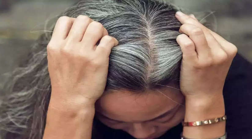 अगर आपके बाल हो रहे है तेजी से सफेद तो, ये घरेलू नुस्खें दे सकते है राहत जानें कैसे