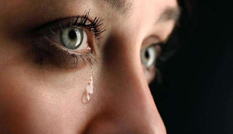बात-बात पर रोने वालों का नहीं निकलता पेट, तनाव से भी दूर रहता है इंसान