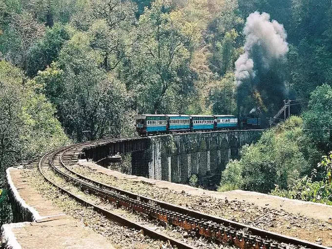 भारत में इस ट्रेन की बजाय पैदल चलना पसंद करेंगे आप, 46 किमी जाने में लग जाते हैं 5 घंटे