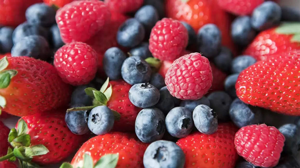 फफूंद लगी स्ट्रॉबेरी सेहत के लिए कितनी खतरनाक? जानिए क्या कहते हैं Expert