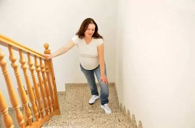 क्या  सुरक्षित है प्रेग्नेंसी के दौरान सीढ़ियां चढ़ना? जानिए क्या कहते है एक्सपर्ट्स