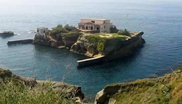 ये द्वीप माना जाता है दुनिया में सबसे शापित, इसे लेने की जिसने भी की गलती उसके घर पहुंच गई मौत