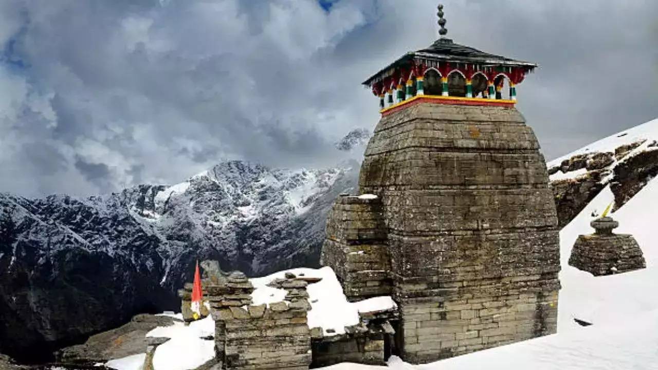 भोलेनाथ की कृपा या है प्रकोप... दुनिया का सबसे ऊंचा शिव मंदिर तुंगनाथ हुआ 6 डिग्री तक टेढा