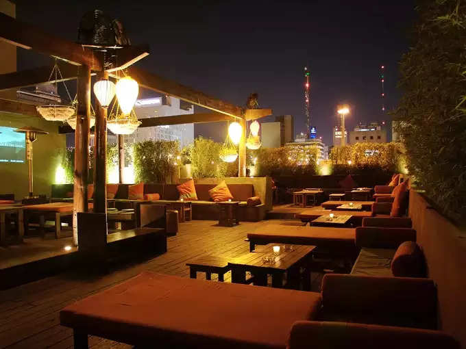 दिल्ली की इन जगहों में हैं बेस्ट ‘Rooftop Restaurants’, जहां से दिखता है शहर का दिलकश नजारा