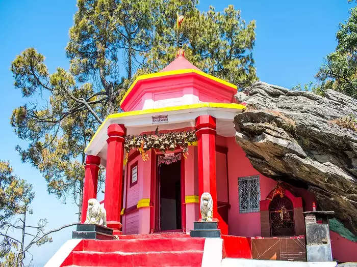 चुंबकीय रहस्यो का खजाना है उत्तराखंड का ये मंदिर, शरीर को खींच लेती हैं यहां की शक्तियां